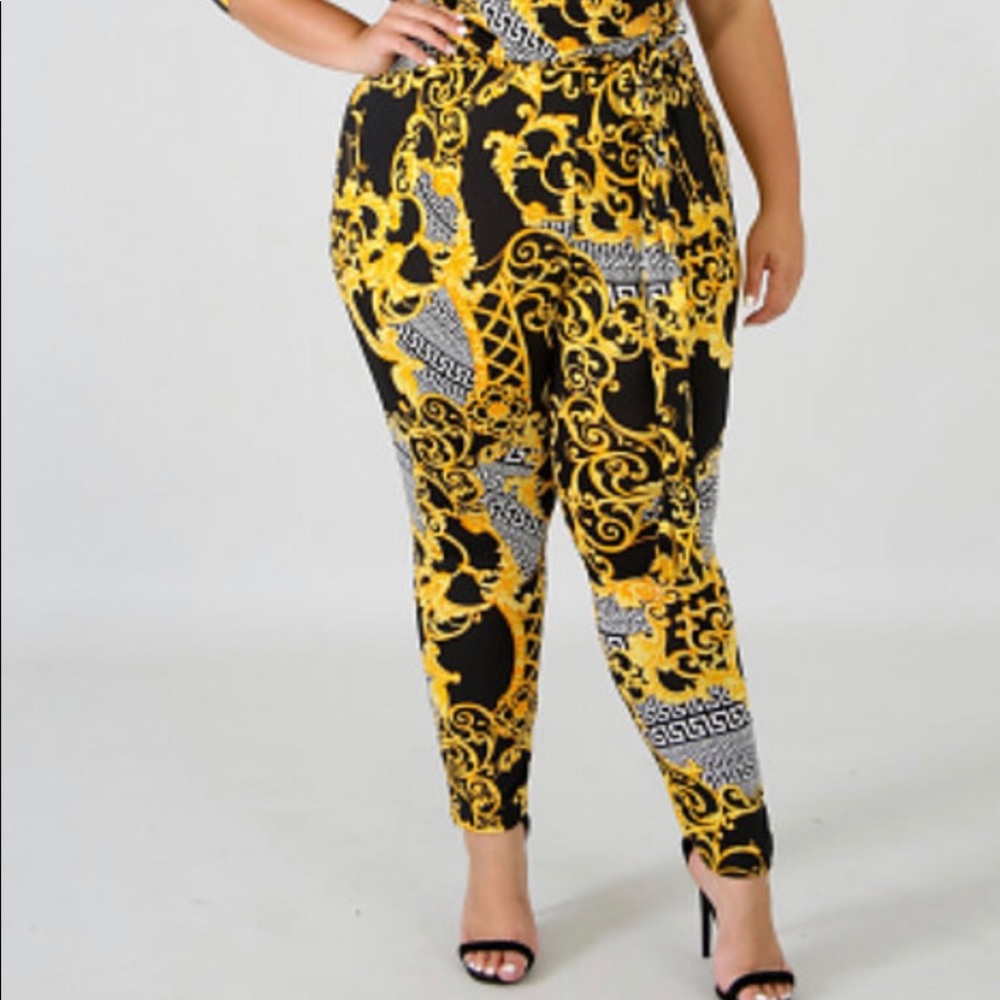Clothing - Picture 4 of 6